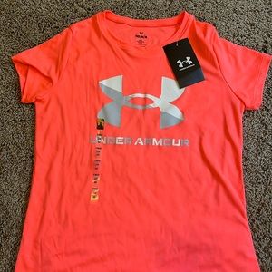 Girls hot pink Under Armour size M shirt. New with tags.